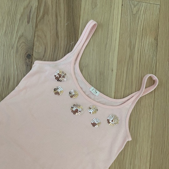 2 XS JCREW TANKS - Picture 2 of 3